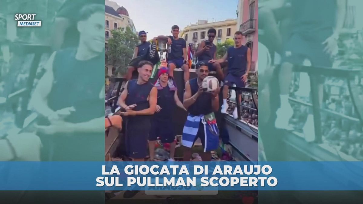 Barcellona: la rovesciata di Araujo
sul pullman scoperto