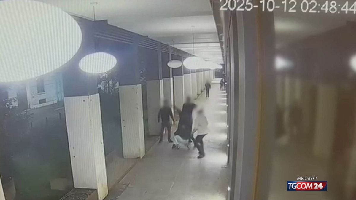Accoltellato a Milano, la vittima scrive una lettera ai suoi aggressori
