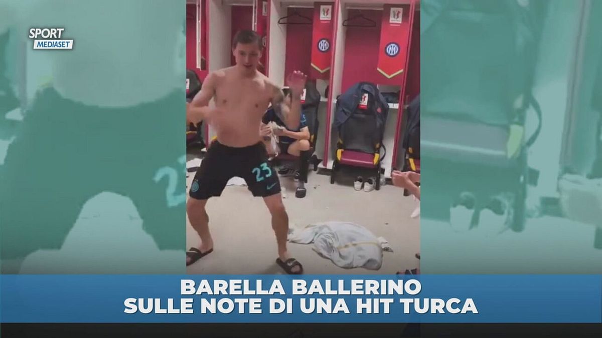 Barella ballerino nello spogliatoio