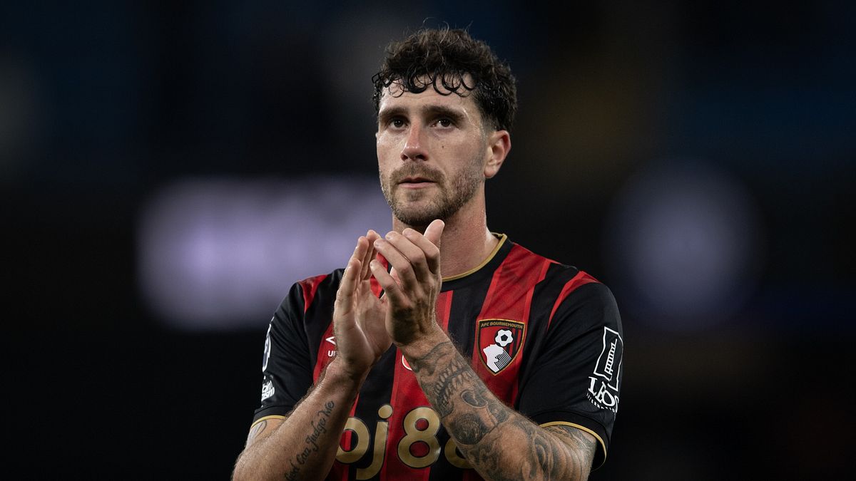 MARCOS SENESI, 28, BOURNEMOUTH, VdM: 22 MLN