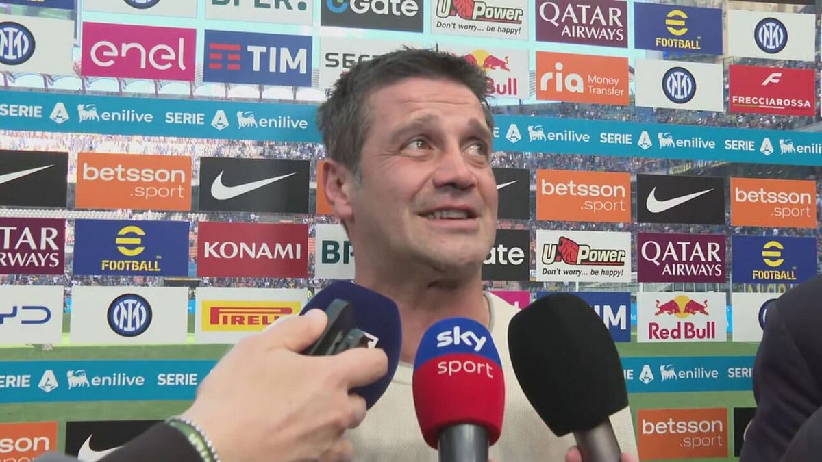 Emozione Chivu: "Bellissimo mostrare due trofei ai nostri tifosi"