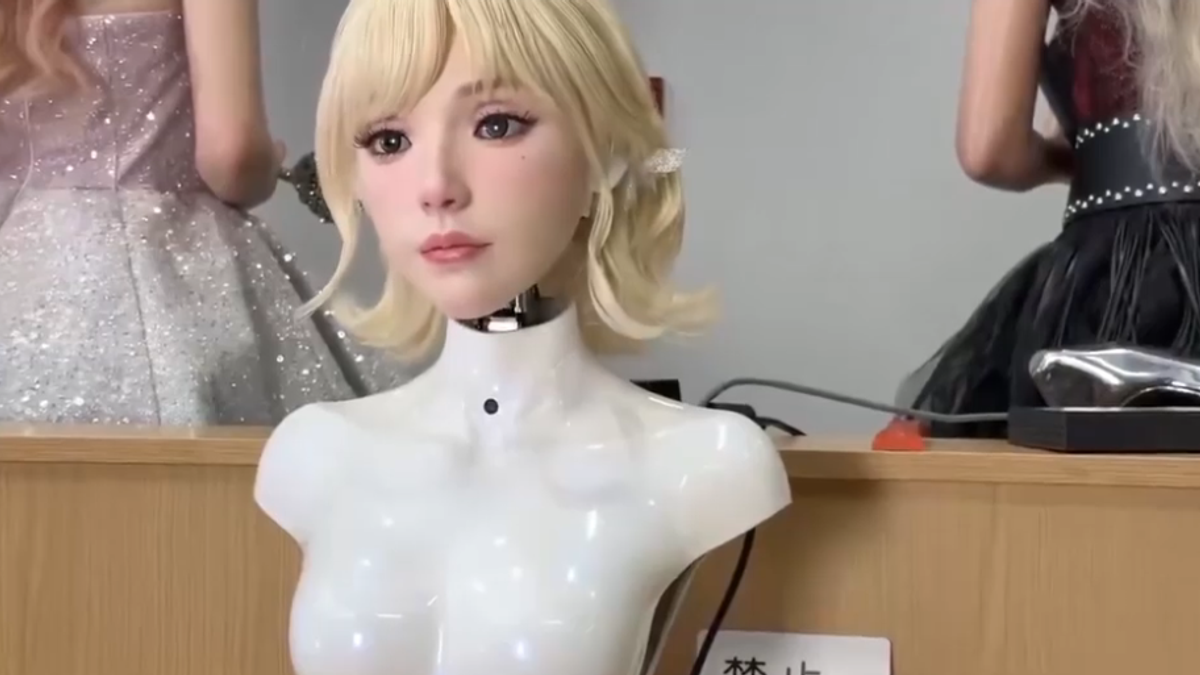 Dalla Cina arriva... l'androide con espressioni facciali realistiche