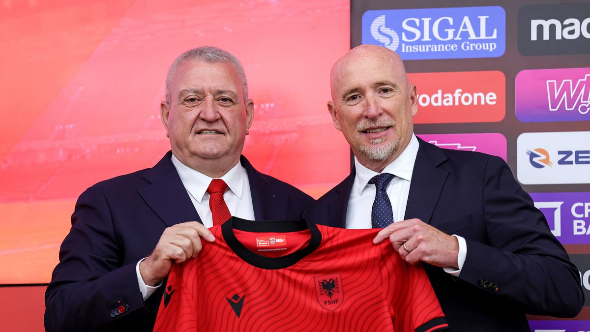    Rolando Maran - Dal 19 maggio 2026 è l'allenatore dell'Albania. Prima di lui, sulla panchina delle "Aquile" si sono seduti altri quattro italiani: Giuseppe Dossena (2002), Gianni De Biasi (2011-2017), Christian Panucci (2017-2019) e Edy Reja (2019-2022)