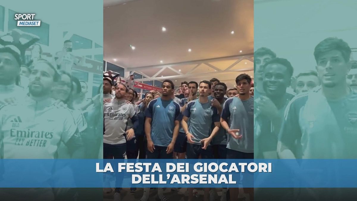 L'Arsenal ha vinto la Premier: l'attesa dei giocatori poi scoppia la festa
