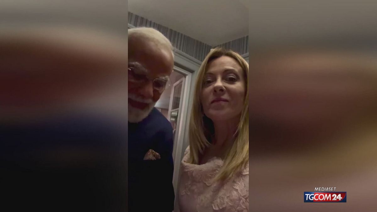 Modi regala a Meloni delle caramelle "Melody" durante la sua visita a Roma