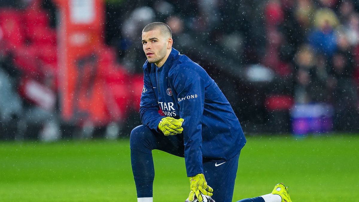  LUCAS CHEVALIER (PSG)