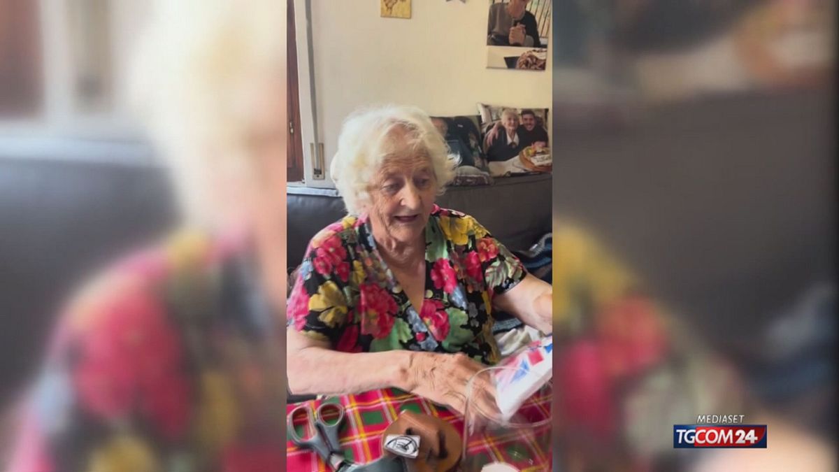Novara, nonna Luigina è la star dei social: "Sono felice e ve lo racconto"