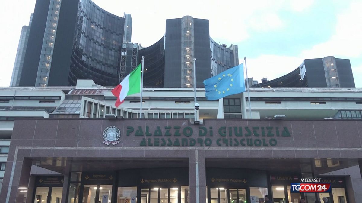 Monaldi, scontro in Procura: il gip decide sull'interdizione del primario Oppido