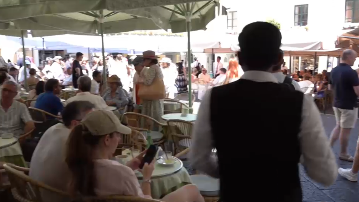 I locali di Capri resteranno aperti a turno anche d'inverno: il sindaco vince la battaglia al Tar