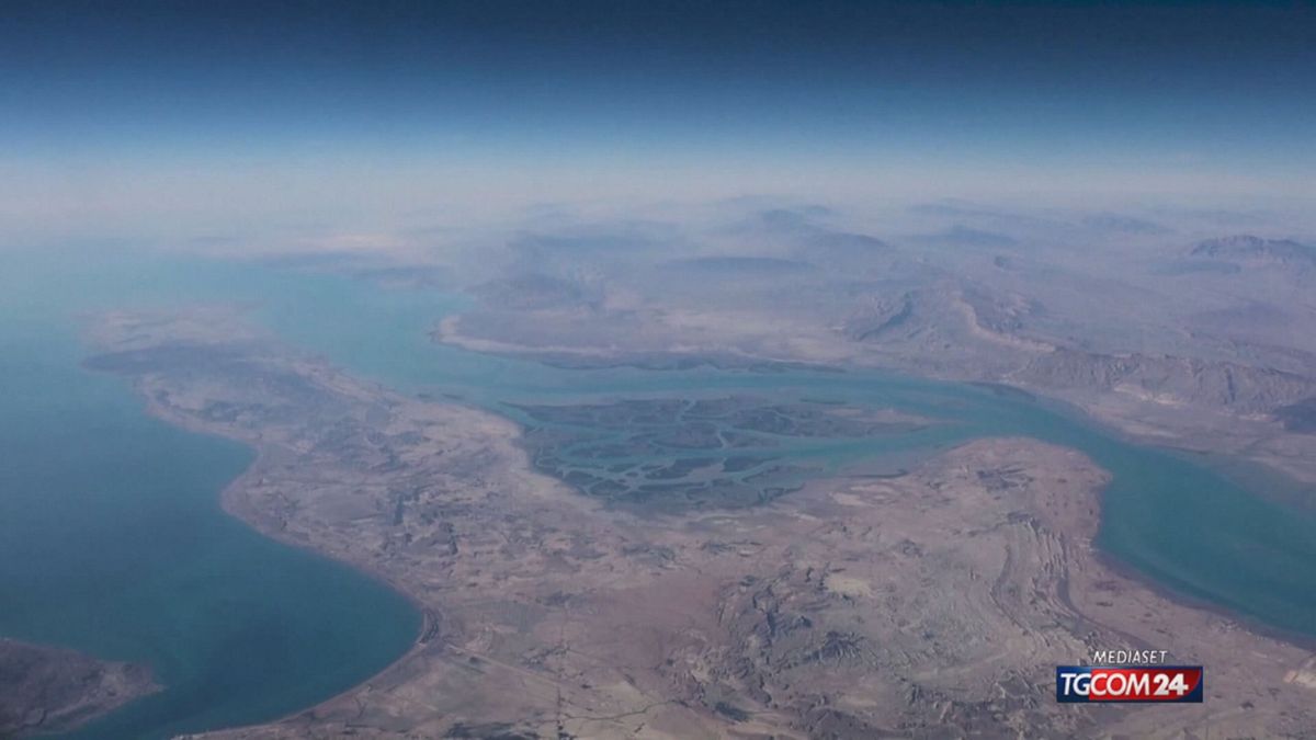 12.00 STRETTO DI HORMUZ, RIAPERTURA LENTA SRV