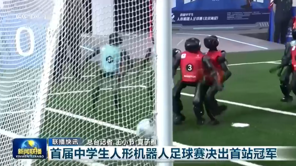 Cina, partono i campionati di calcio riservati ai robot umanoidi