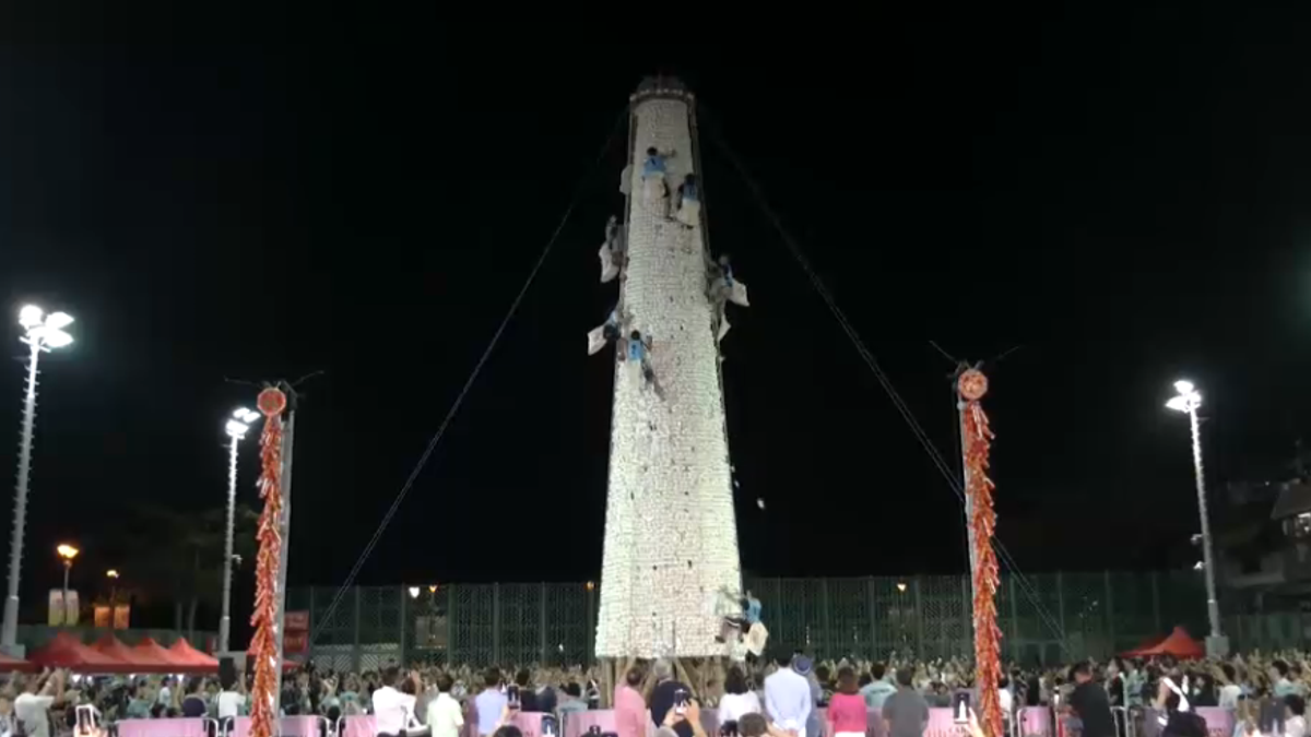Al festival di Hong Kong ci si arrampica.. sui ravioli al vapore