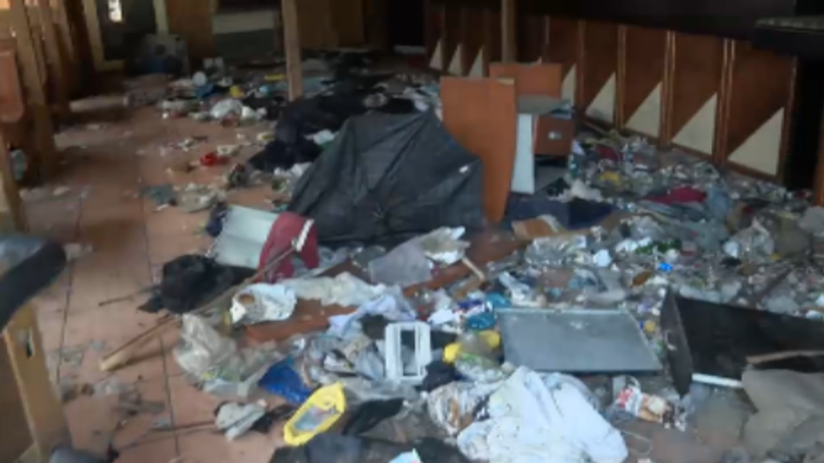 Milano, al posto dei campi da calcio e tennis regna il degrado