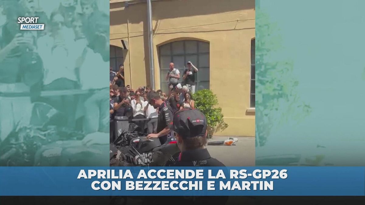 Accensione dell'Aprilia RS-GP26 con Bezzecchi e Martin