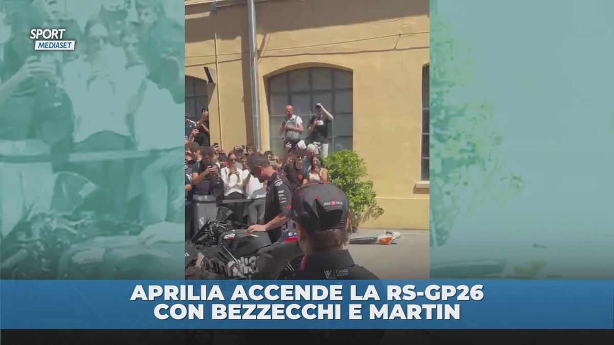 Accensione dell'Aprilia RS-GP26 con Bezzecchi e Martin
