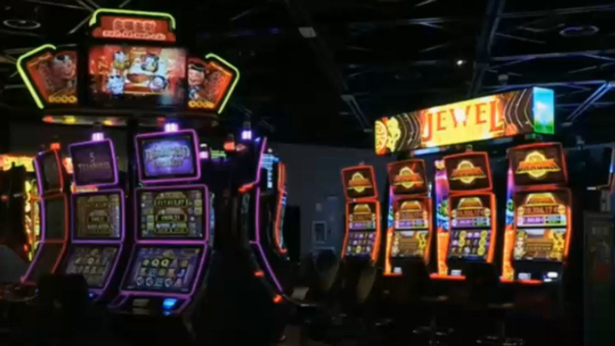 Saint-Vincent, il casinò sotto amministrazione giudiziaria: "Riciclaggio di denaro"