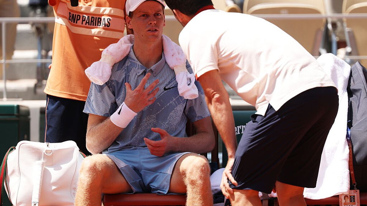 Roland Garros, problemi fisici per Sinner