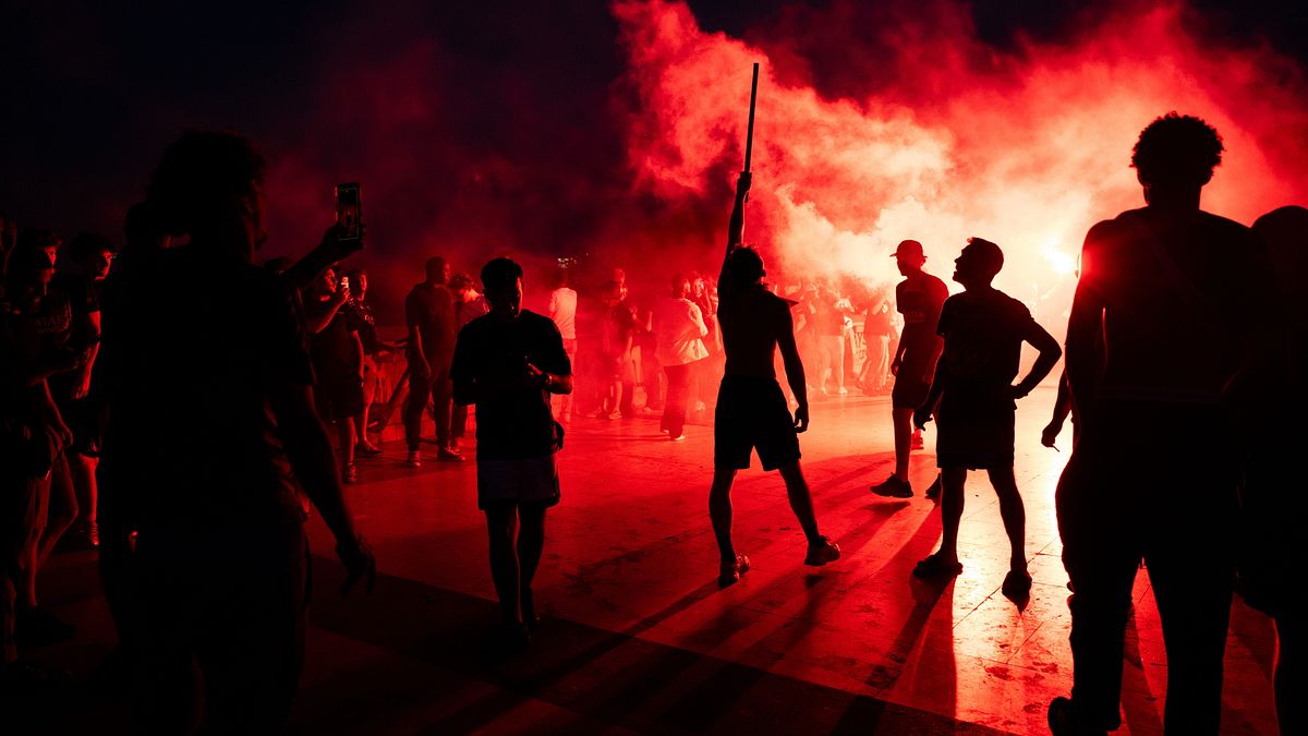 Scontri a Parigi dopo la finale Champions 2026