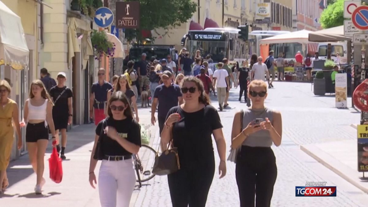 12.00 DUE GIUGNO, FERIE BREVI E LOW COST SRV