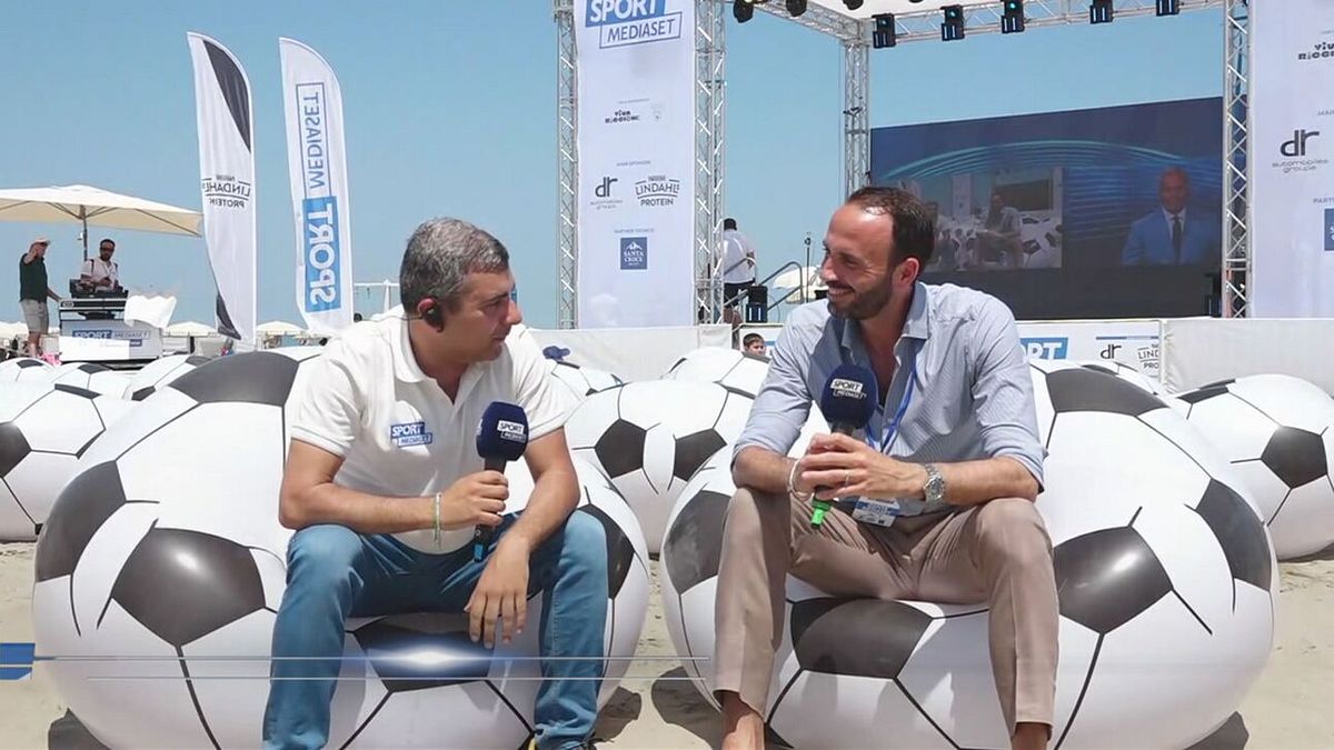Pazzini: "Conte-De Bruyne, problemi di empatia. Il Milan deve vendere Leao"