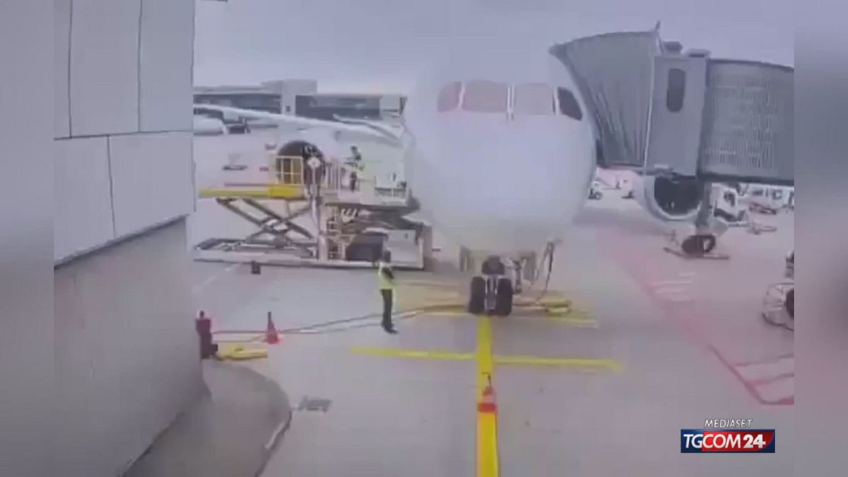 AEREO CADE CARRELLO X SITO SRV