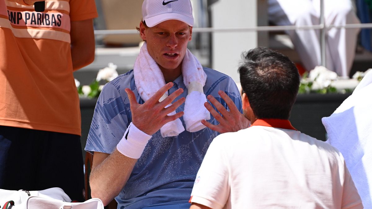 Roland Garros, problemi fisici per Sinner