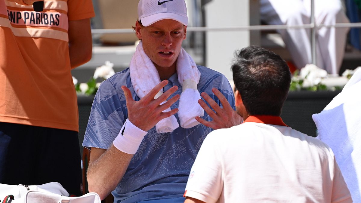 Roland Garros, problemi fisici per Sinner