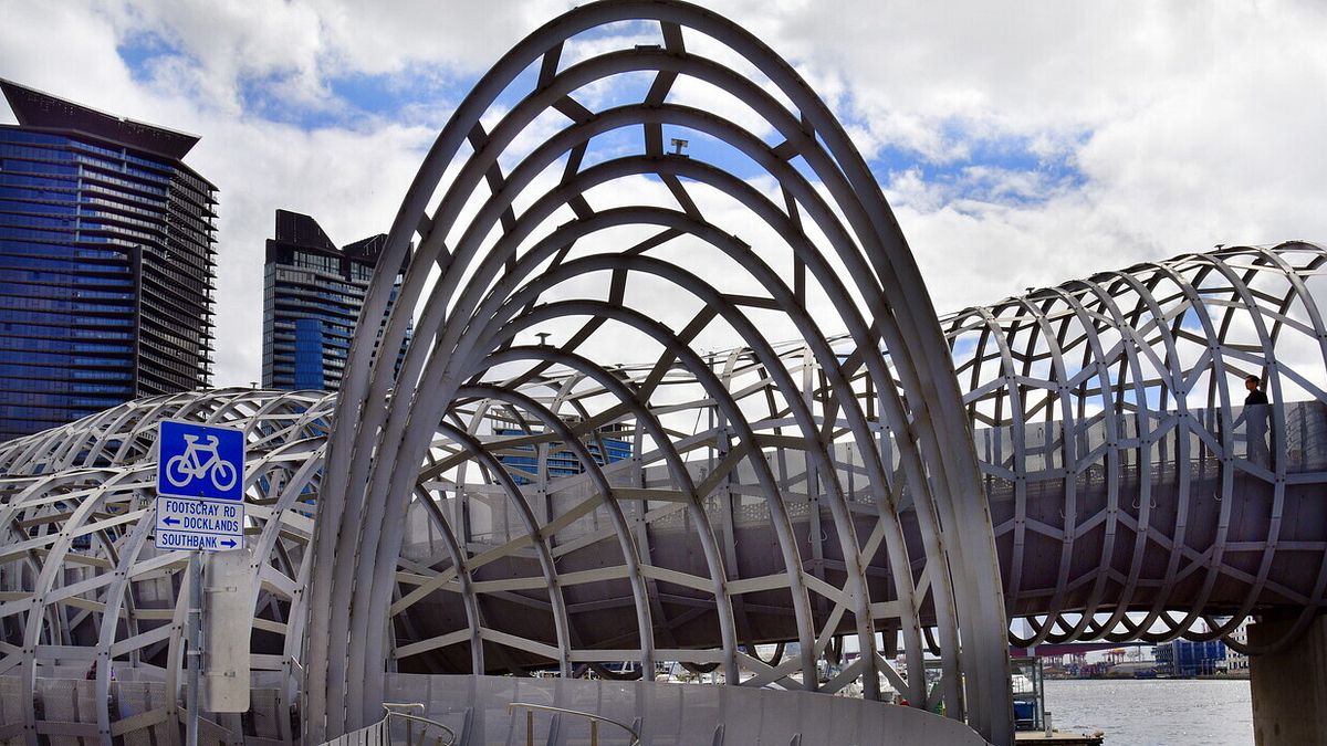   Webb Bridge, Melbourne, Australia 