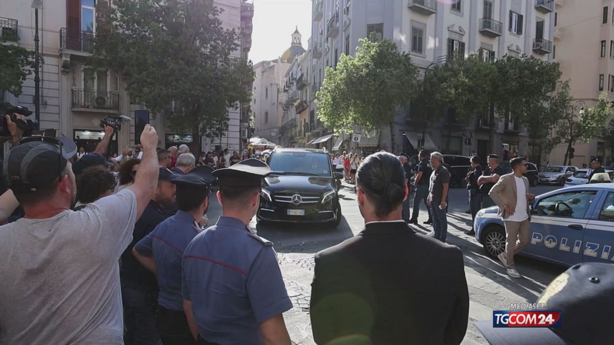 19.55 DUALIPA FERMA PALERMO SRV
