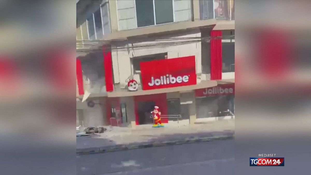 FILIPPINE CROLLO JOLLIBEE PER SITO SRV