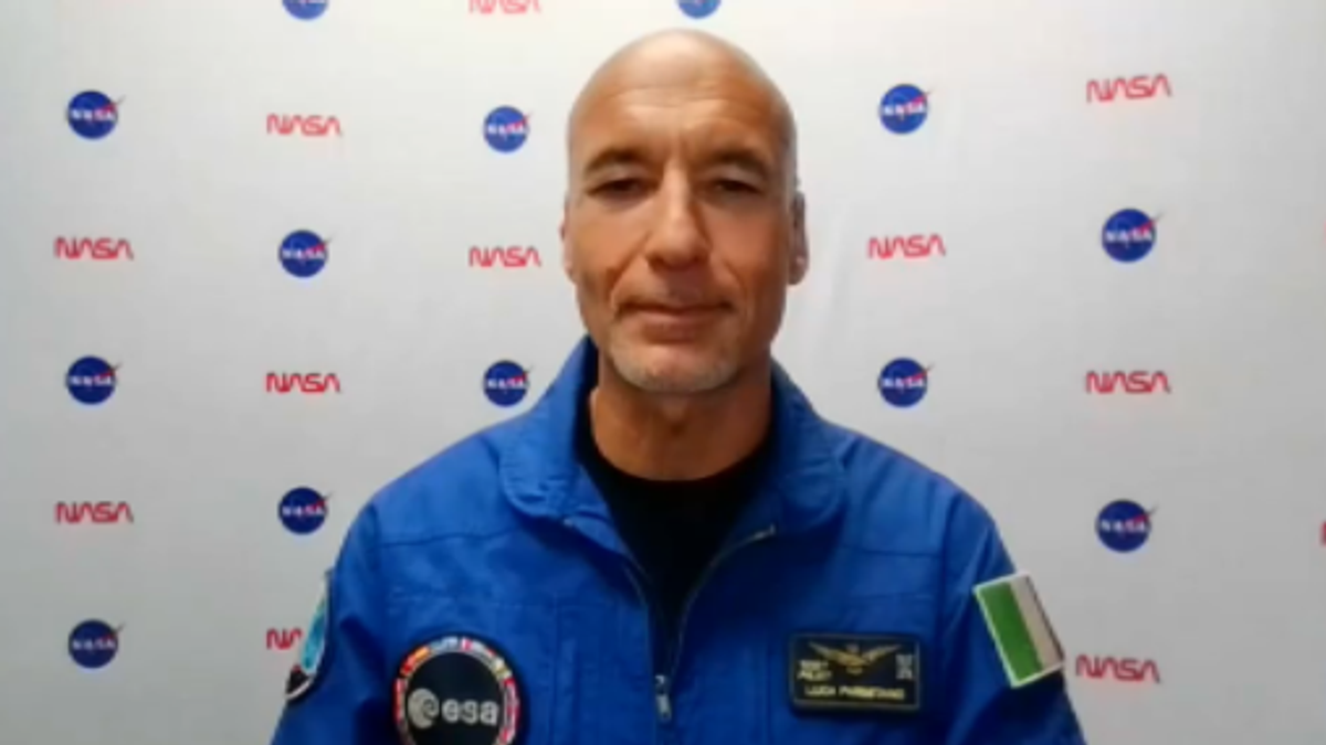 Luca Parmitano verso la Luna: "La famiglia è il mio carburante"