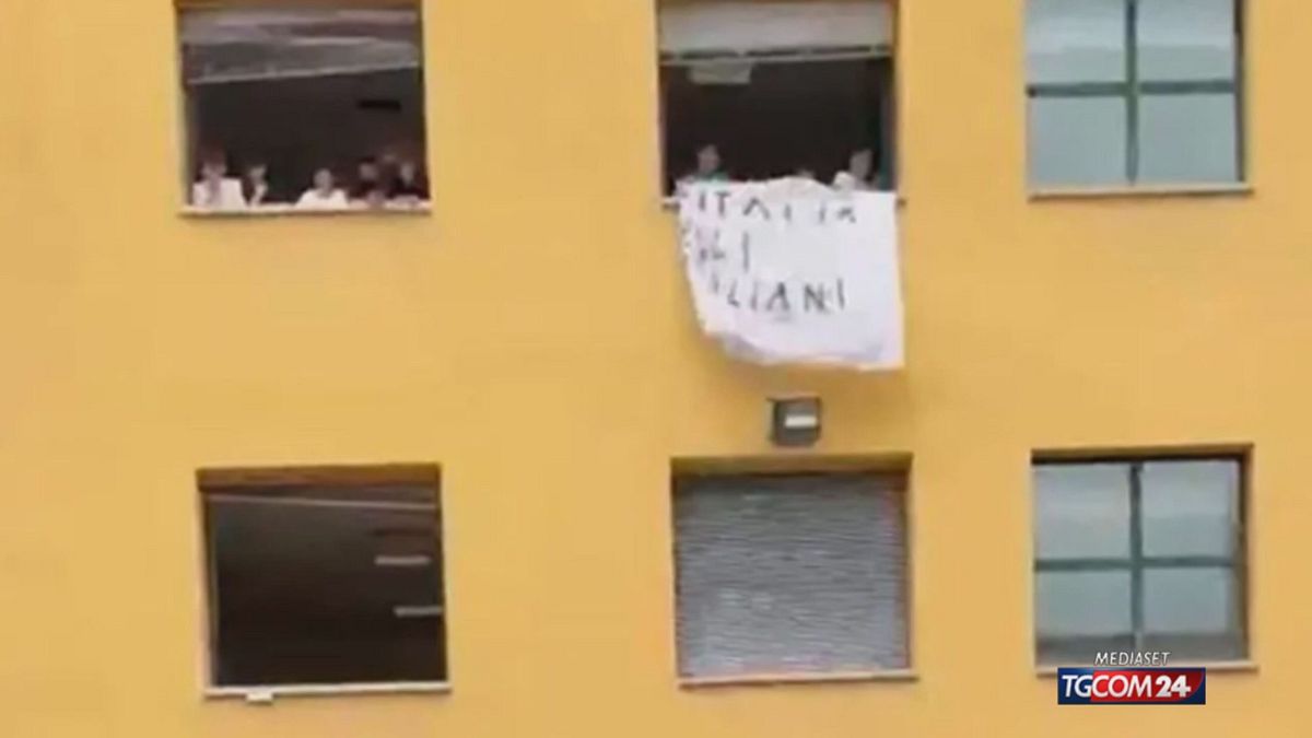 Cesena, "l'Italia agli italiani": il caso dello striscione appeso al liceo