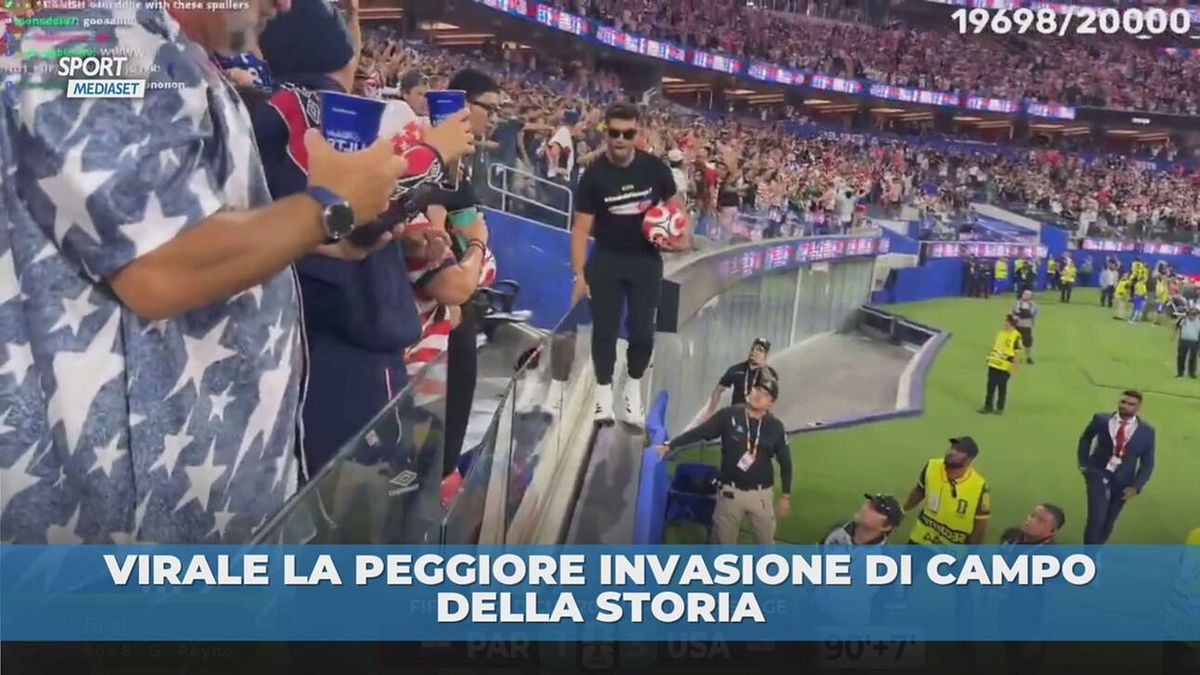Dai Mondiali ecco l'invasione di campo peggiore della storia