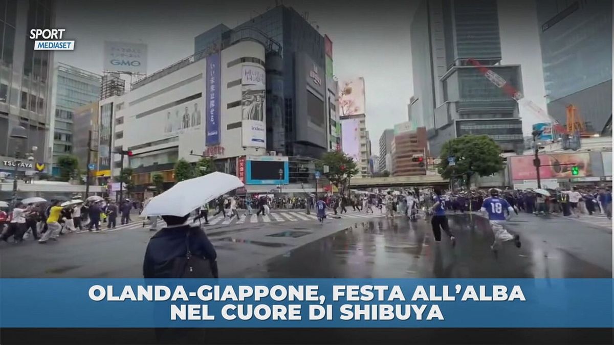 Olanda-Giappone, festa all'alba nel cuore di Shibuya