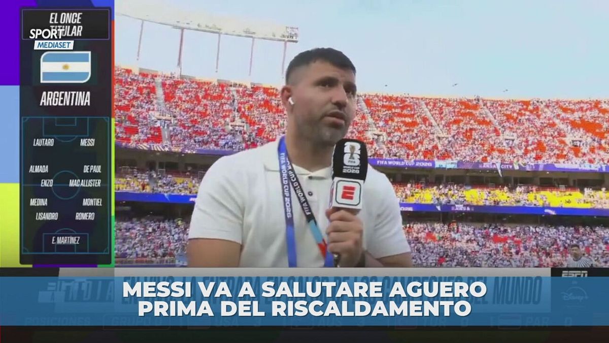 Messi saluta Aguero