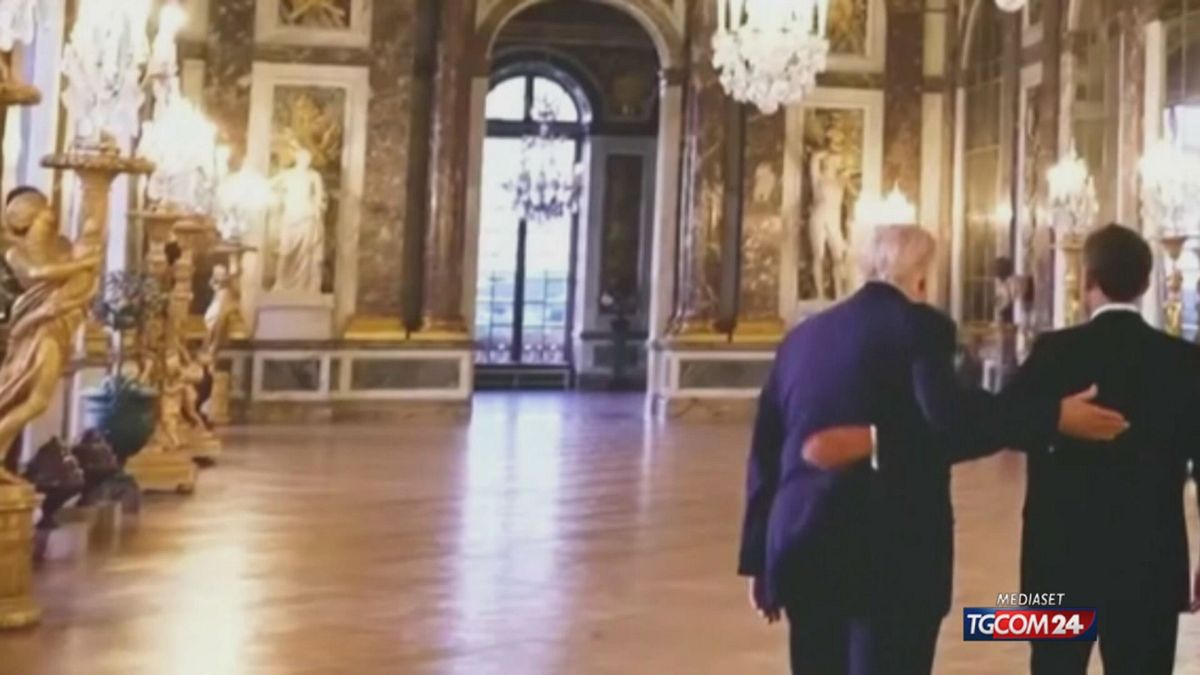 19.10 TRUMP E IL FASCINO DELL'ORO SRV