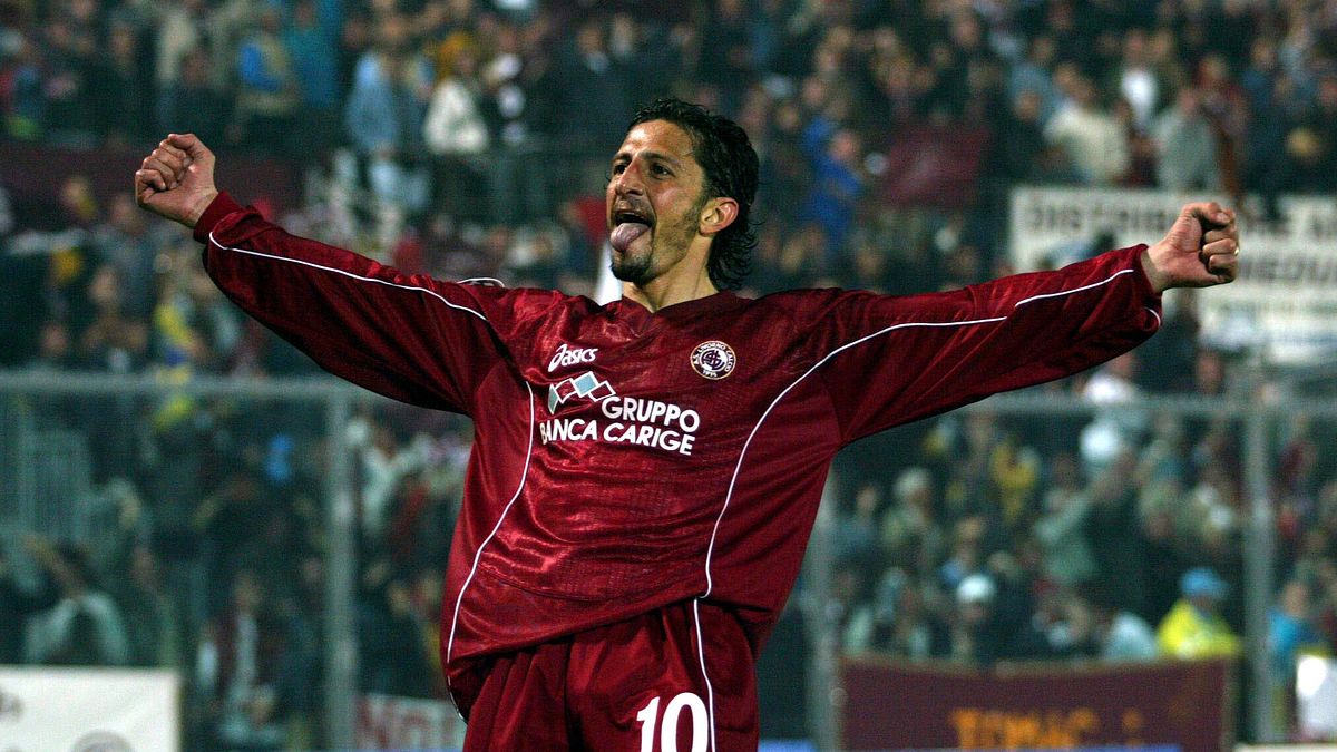Dal 1999 al 2005 tornò a giocare a Livorno, portando gli amaranto dalla C1 alla A