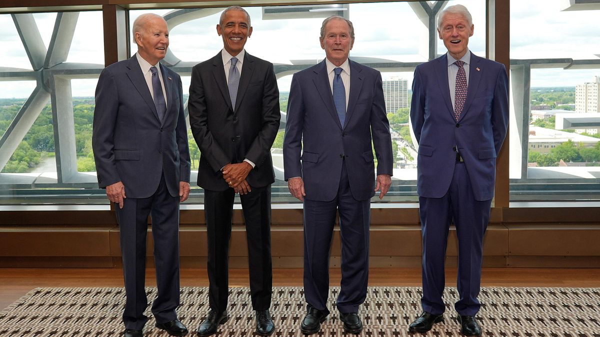 Joe Biden, Barack Obama, George W. Bush e Bill Clinton