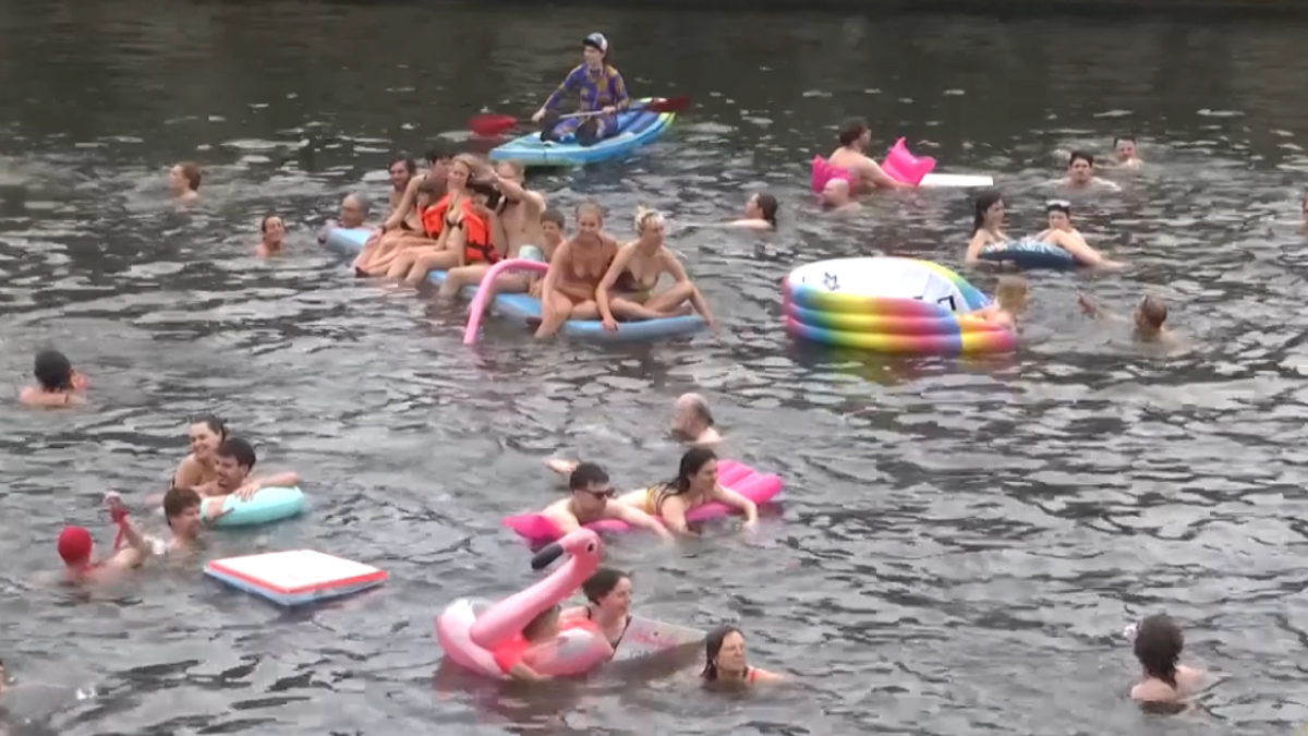 Ondata di caldo in Europa, Berlino protesta contro il divieto di balneazione del fiume Sprea