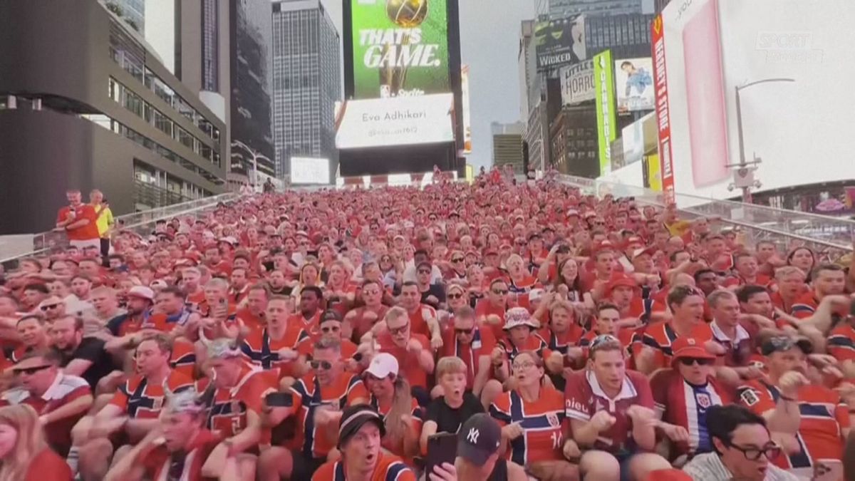 CLIP TIFOSI NORVEGIA A TIME SQUARE PER SITO 22/6 SRV