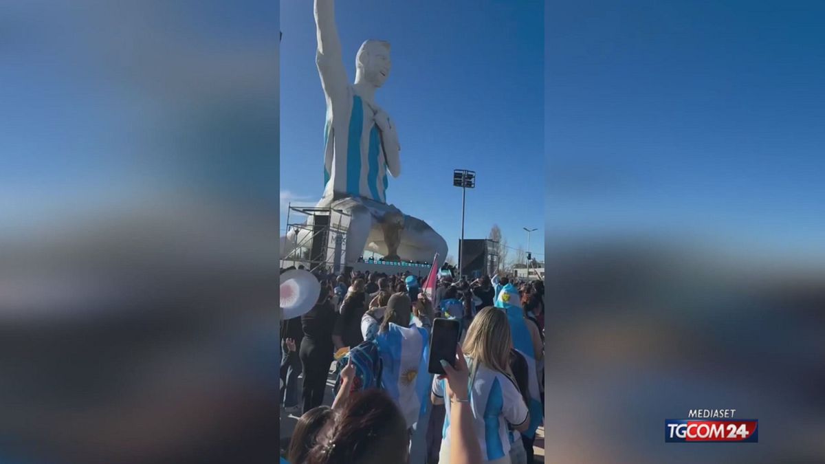 Inaugurata la statua di Messi più alta al mondo