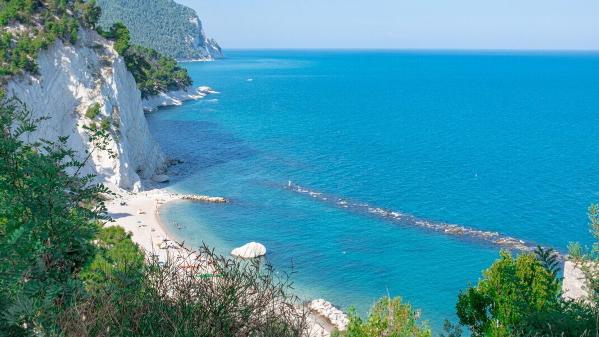 Spiaggia delle Due Sorelle, Sirolo, Ancona 
