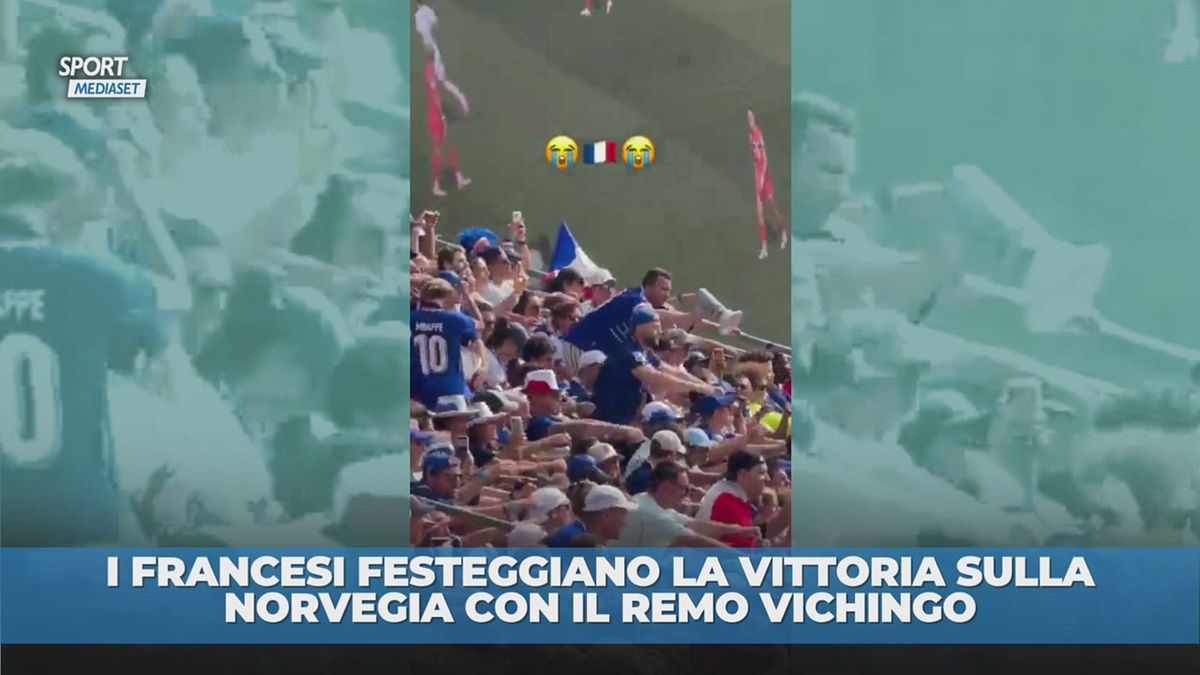 I tifosi francesi mimano il remo vichingo