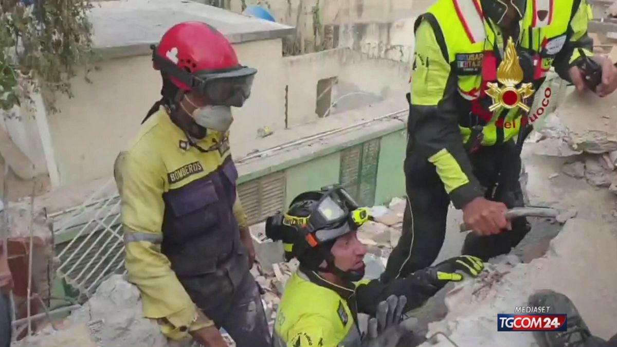 Terremoto in Venezuela, i soccorritori italiani al lavoro tra le macerie