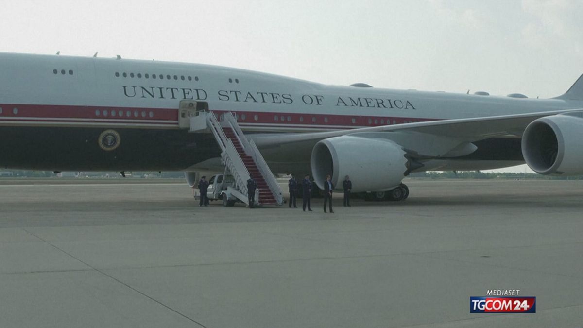 Nuovo Air Force One: Trump vola per la prima volta sul jet donato dal Qatar