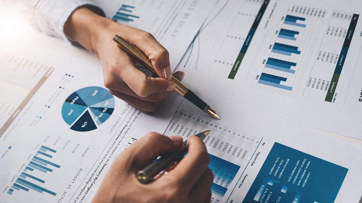 Close up Business people meeting to discuss the situation on the market. Business Financial Concept