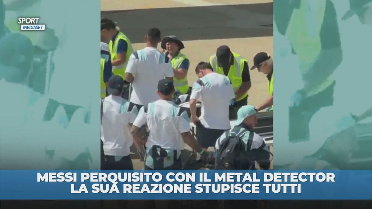 Messi perquisito con il metal detector