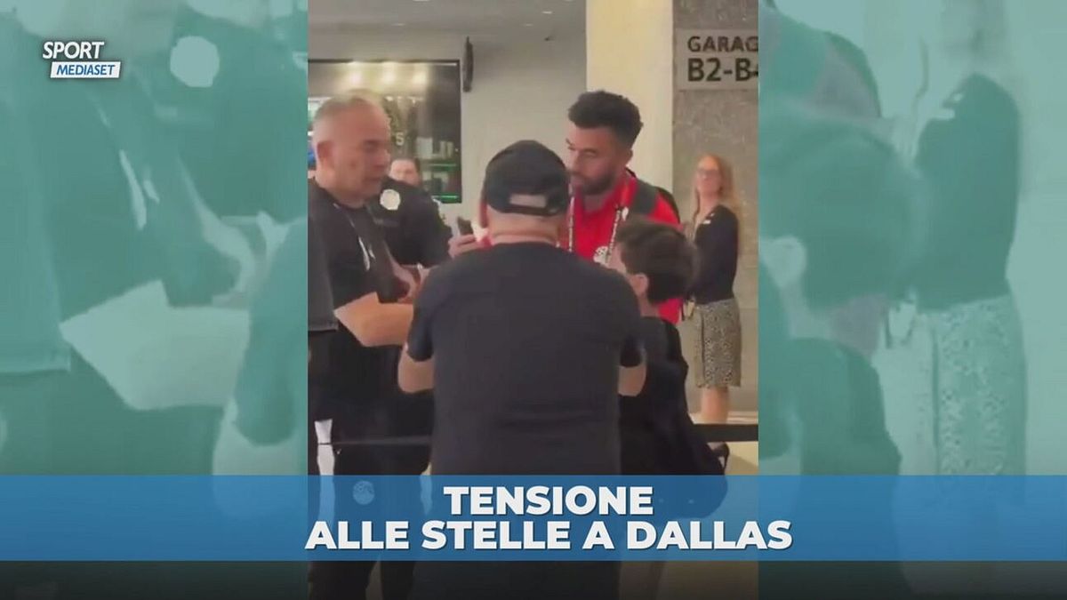 Egitto, membro dello staff spinto dalla polizia: che scontro a Dallas