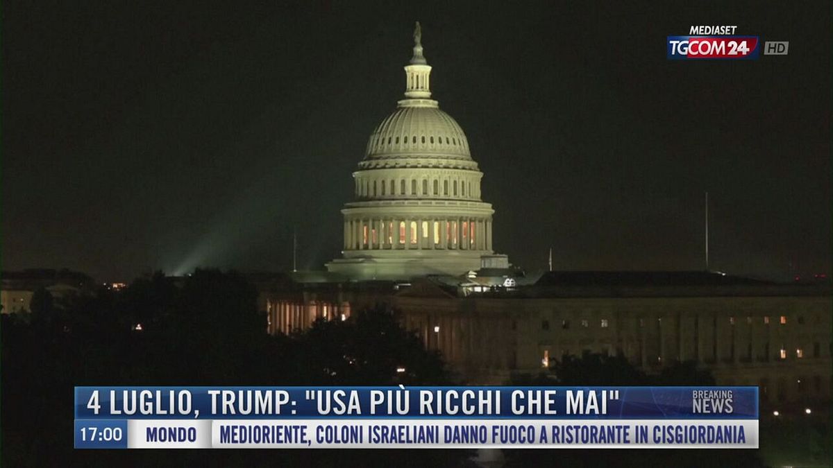 Breaking News delle 17.00 |4 luglio, Trump: "Usa più ricchi che mai"
