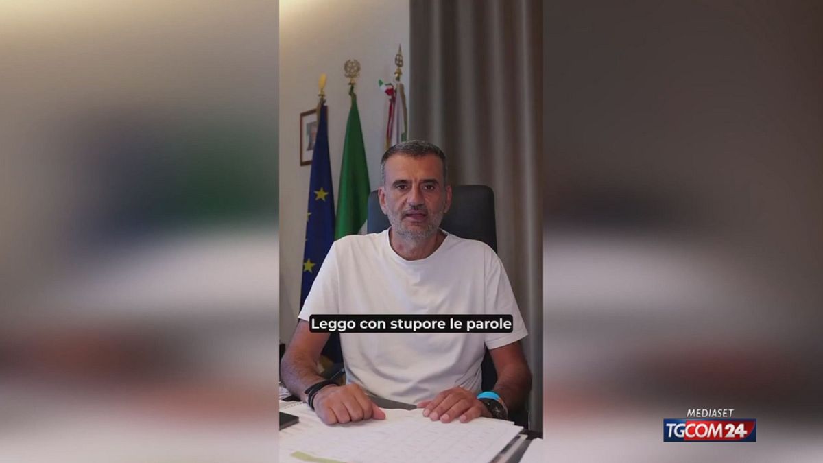 Il pranzo al sacco in spiaggia scatena la polemica, interviene anche Decaro